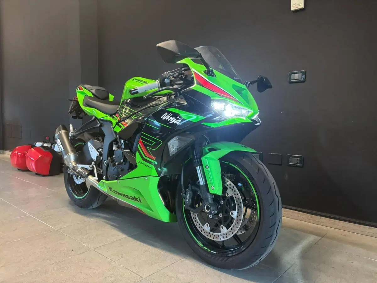Kawasaki Ninja 636 ZX-6R (2024 - 26) (3)