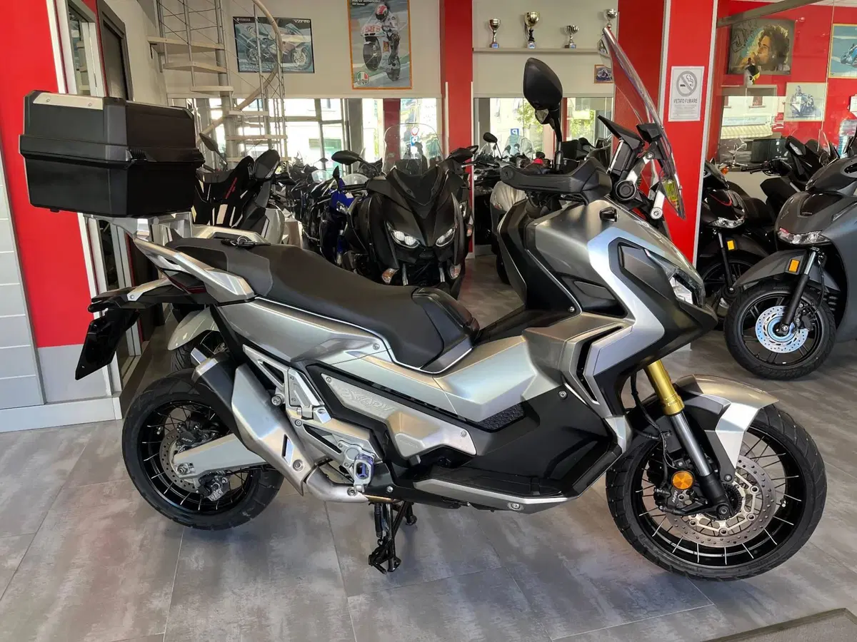 Honda X-ADV 750 (2017) (2)