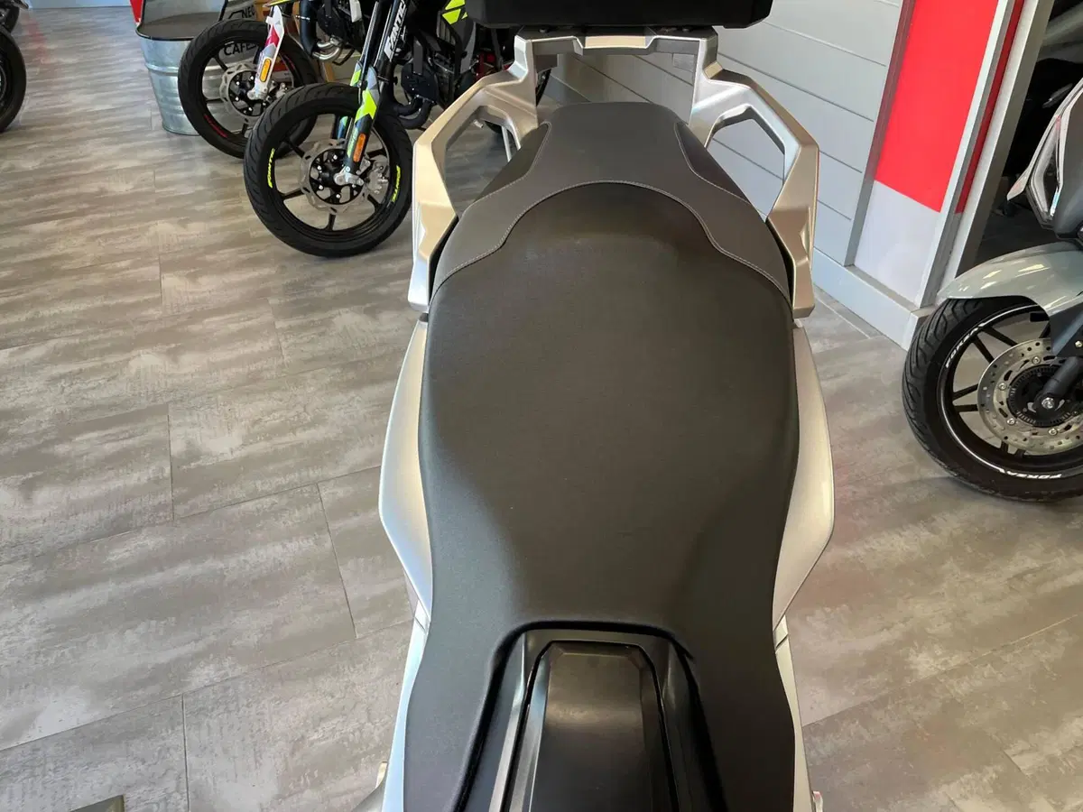 Honda X-ADV 750 (2017) (14)