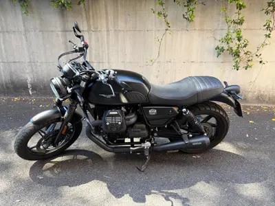 Moto Guzzi V7 Stone (2021 - 24) usata