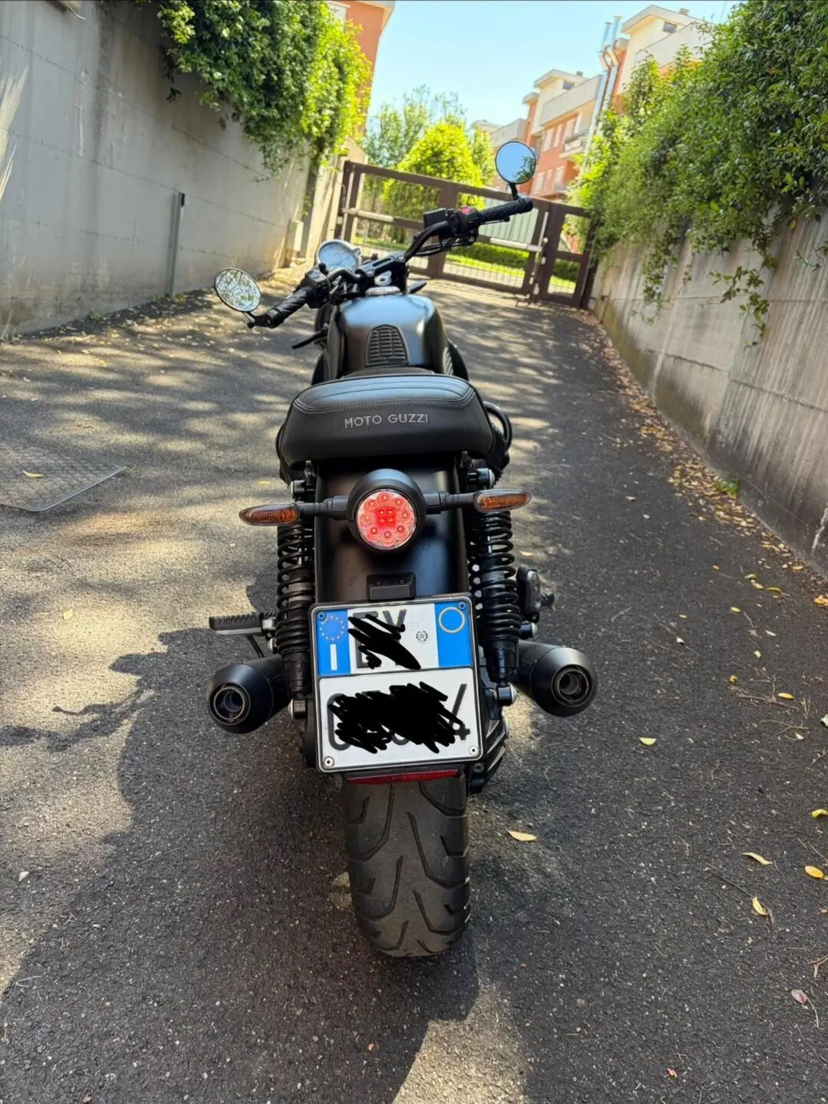 Moto Guzzi V7 Stone (2021 - 24) (4)