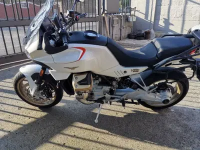 Moto Guzzi V100 Mandello (2022 - 24) usata