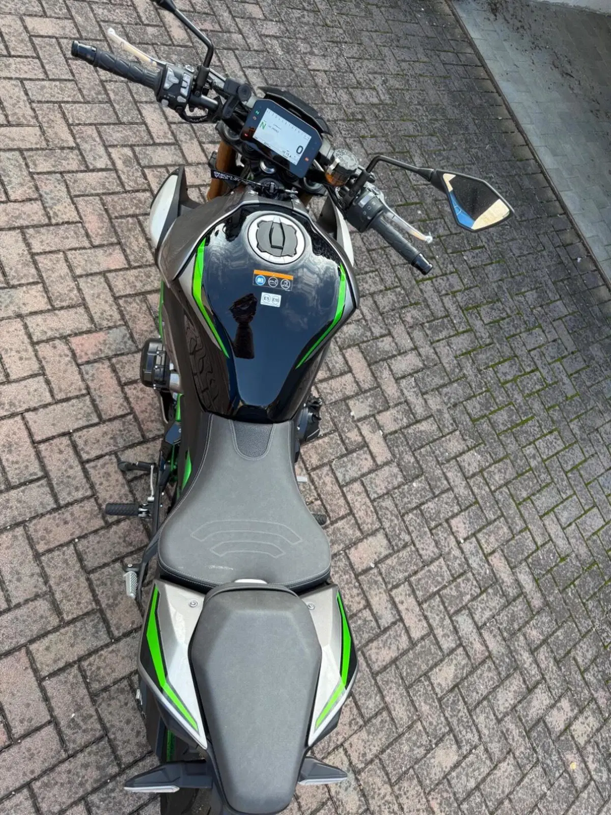 Kawasaki Z 900 SE (2025 - 26) (6)