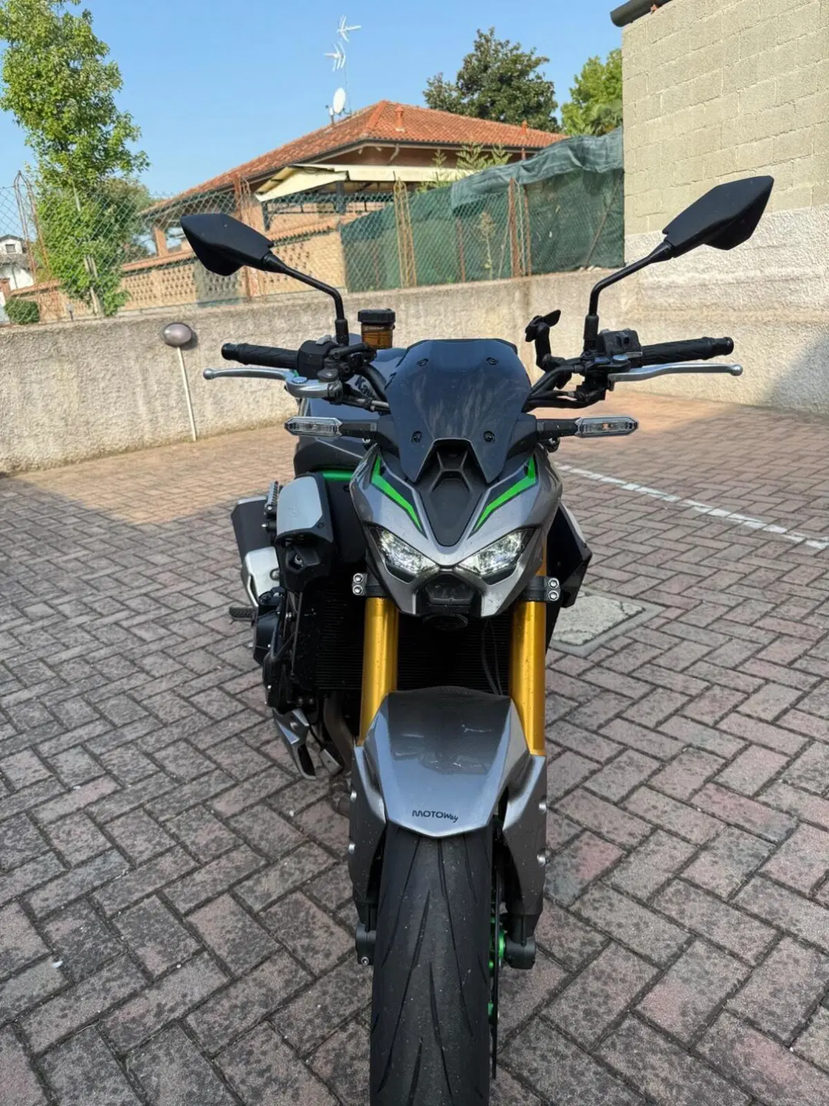 Kawasaki Z 900 SE (2025 - 26) (7)
