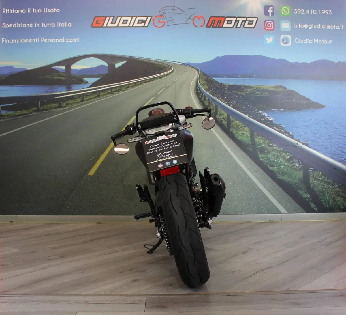 Husqvarna Vitpilen 401 (2021 - 23) (4)