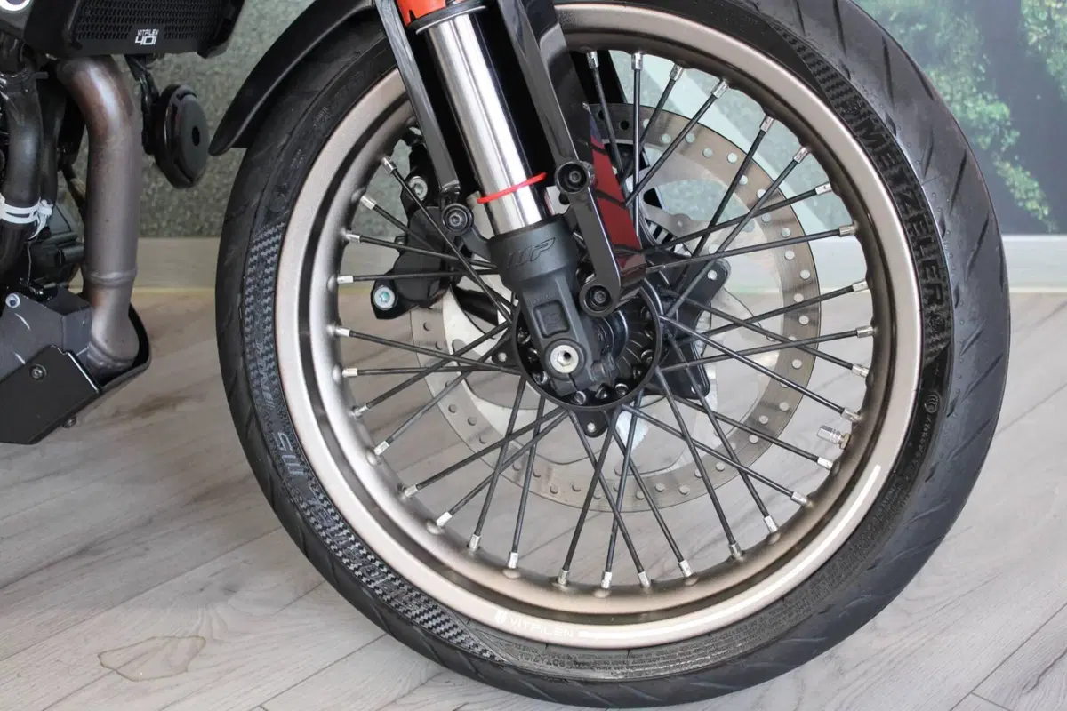 Husqvarna Vitpilen 401 (2021 - 23) (13)