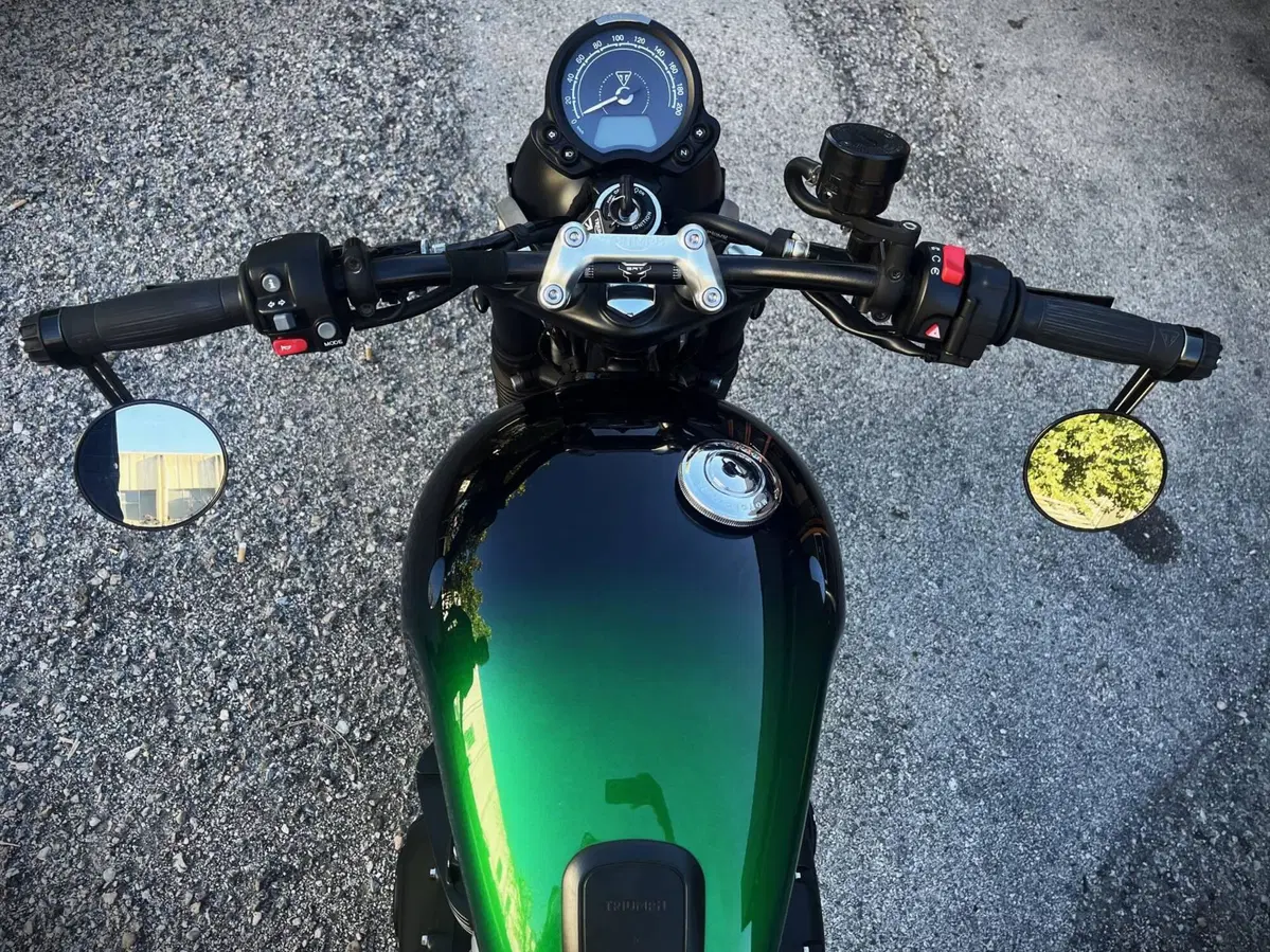 Triumph Speed Twin 900 Stealth Edition (2024) (5)