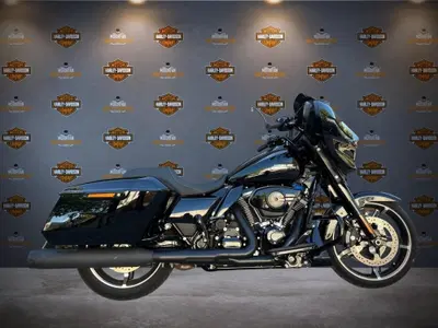 Harley-Davidson Street Glide (2024 - 26) usata