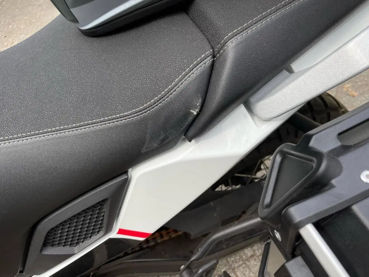 Moto Morini X-Cape 650 (2021 - 26) (3)