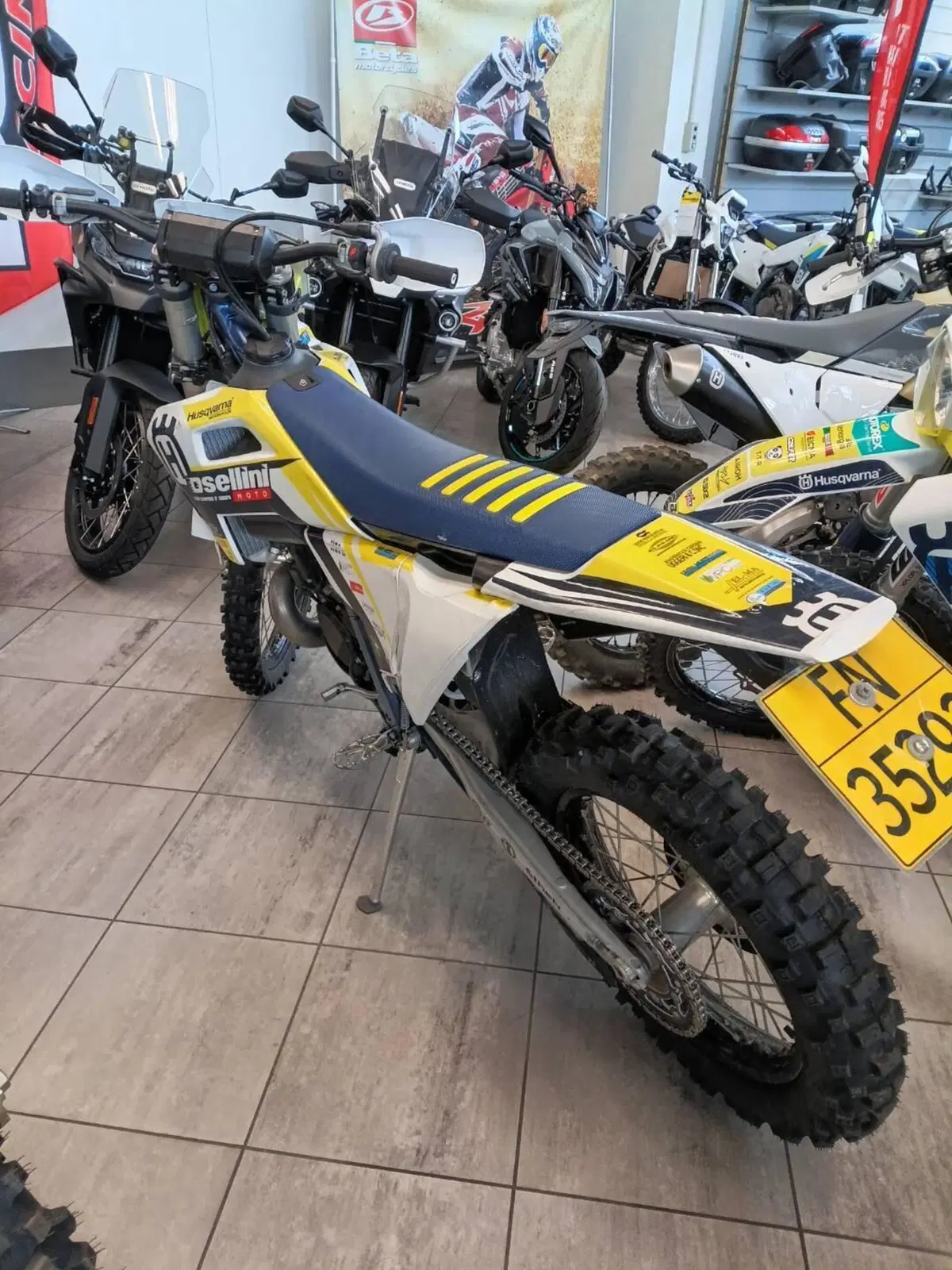 Husqvarna TC 250 (2025) (2)