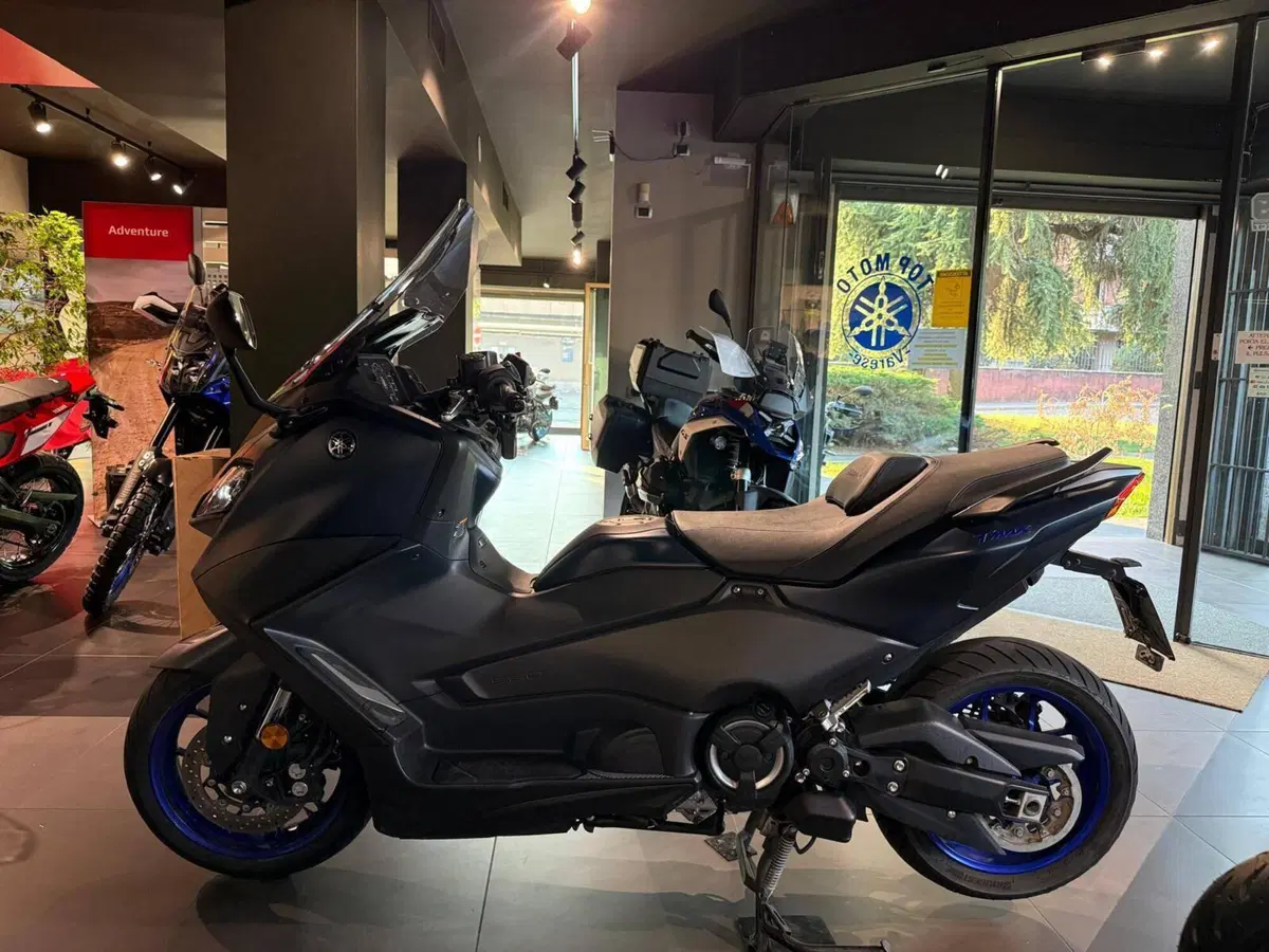 Yamaha T-Max 560 (2022 - 24) (2)