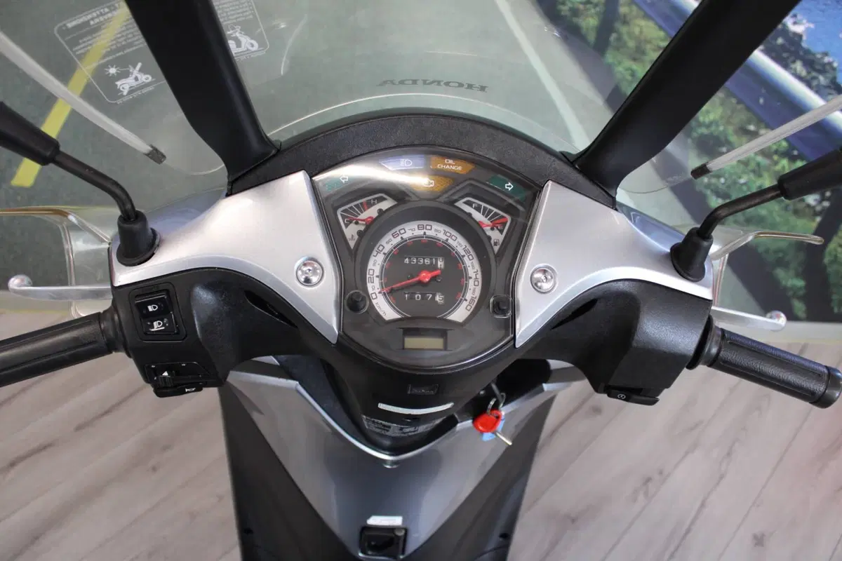 Honda SH 150i (2009 - 12) (6)