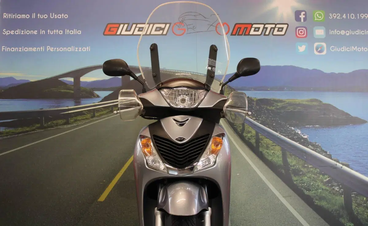 Honda SH 150i (2009 - 12) (9)