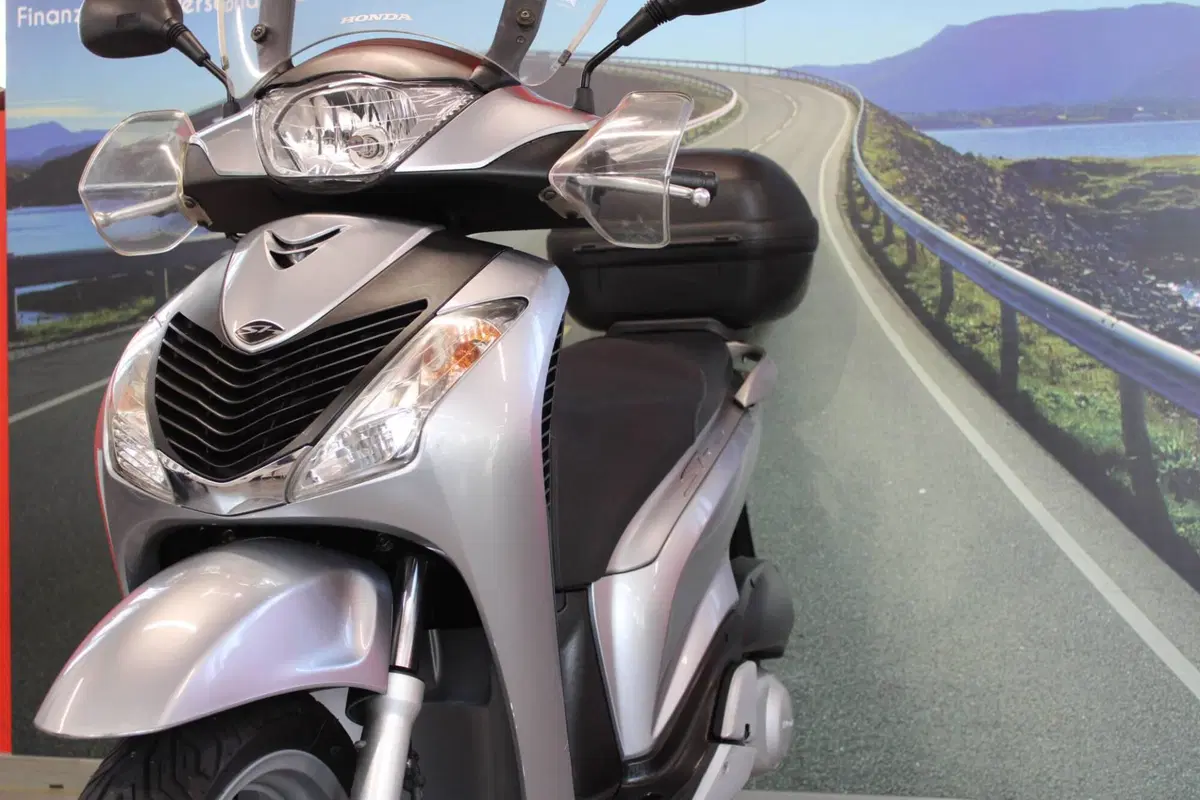 Honda SH 150i (2009 - 12) (11)