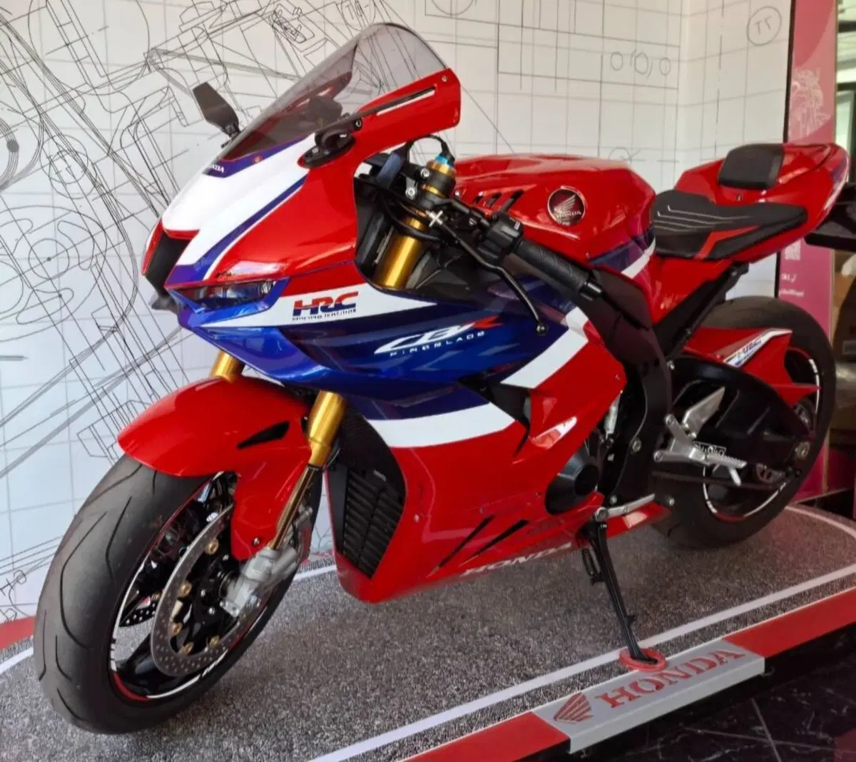 Honda CBR 1000 RR-R Fireblade (2024 - 26) (3)