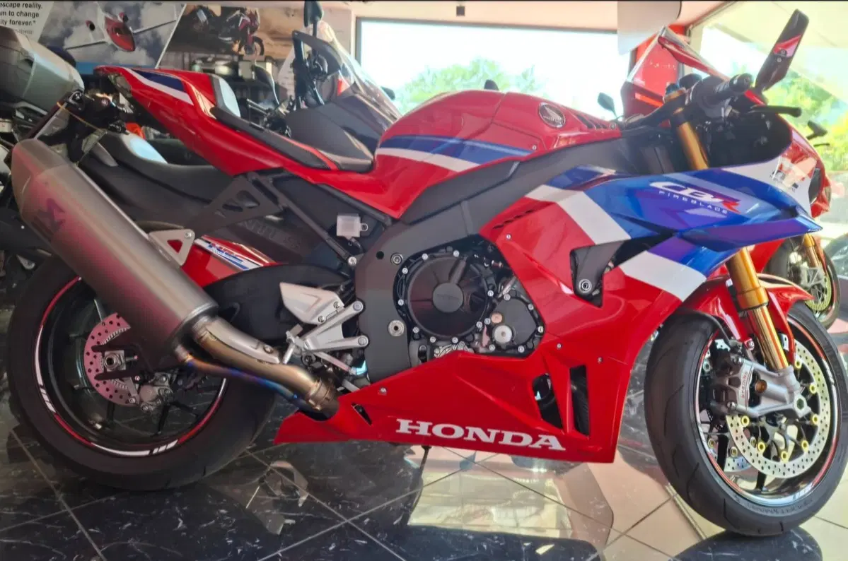 Honda CBR 1000 RR-R Fireblade (2024 - 26) (7)
