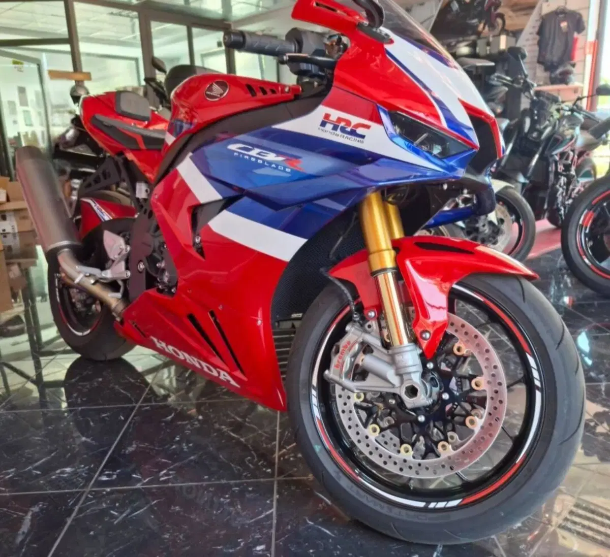 Honda CBR 1000 RR-R Fireblade (2024 - 26) (8)