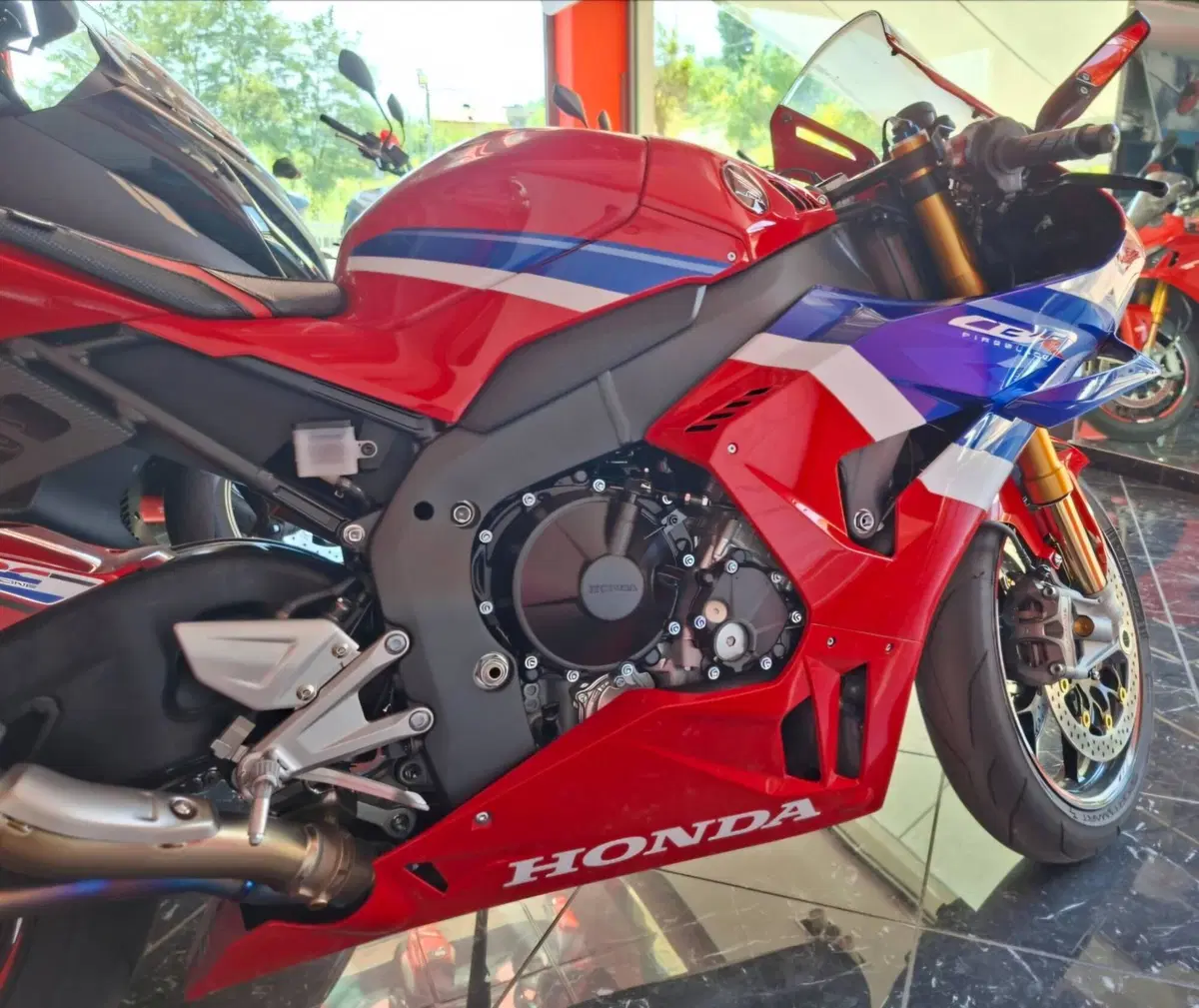 Honda CBR 1000 RR-R Fireblade (2024 - 26) (9)