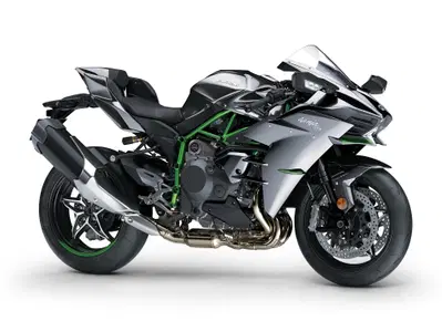 Kawasaki Ninja H2, la leggenda sovralimentata torna nel 2027