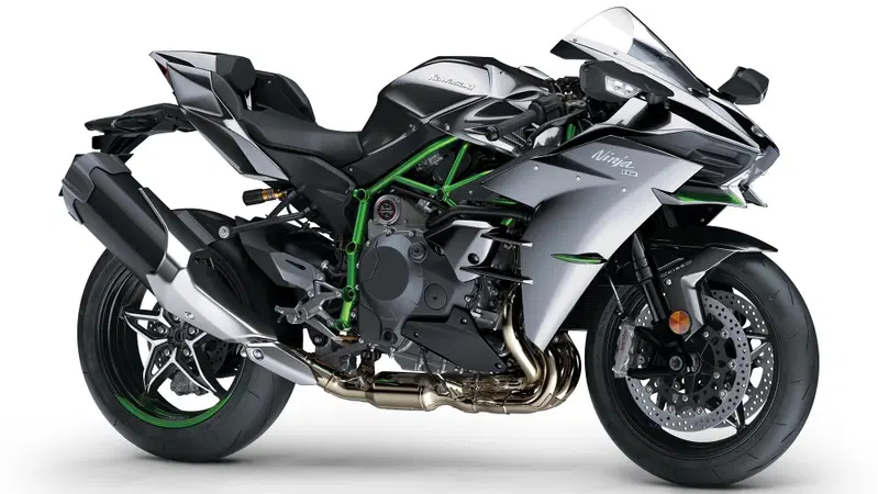 Kawasaki Ninja H2, la leggenda sovralimentata torna nel 2027