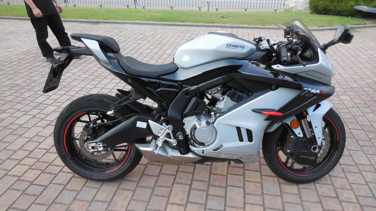 CFMOTO 675SR-R (2025 - 26)