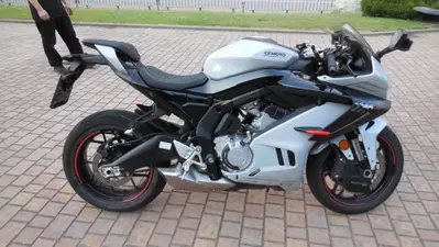 CFMOTO 675SR-R (2025 - 26) usata
