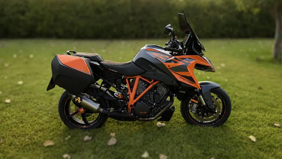 KTM 1290 Super Duke GT (2021 - 25) (4)