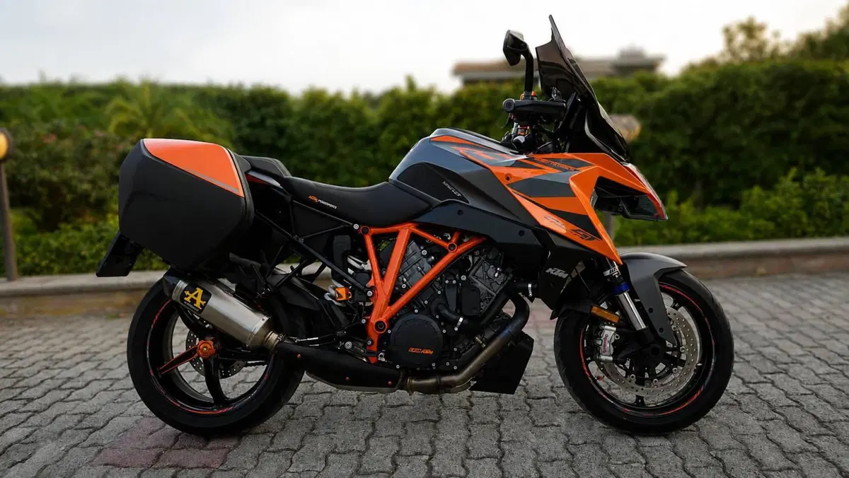 KTM 1290 Super Duke GT (2021 - 25) (3)