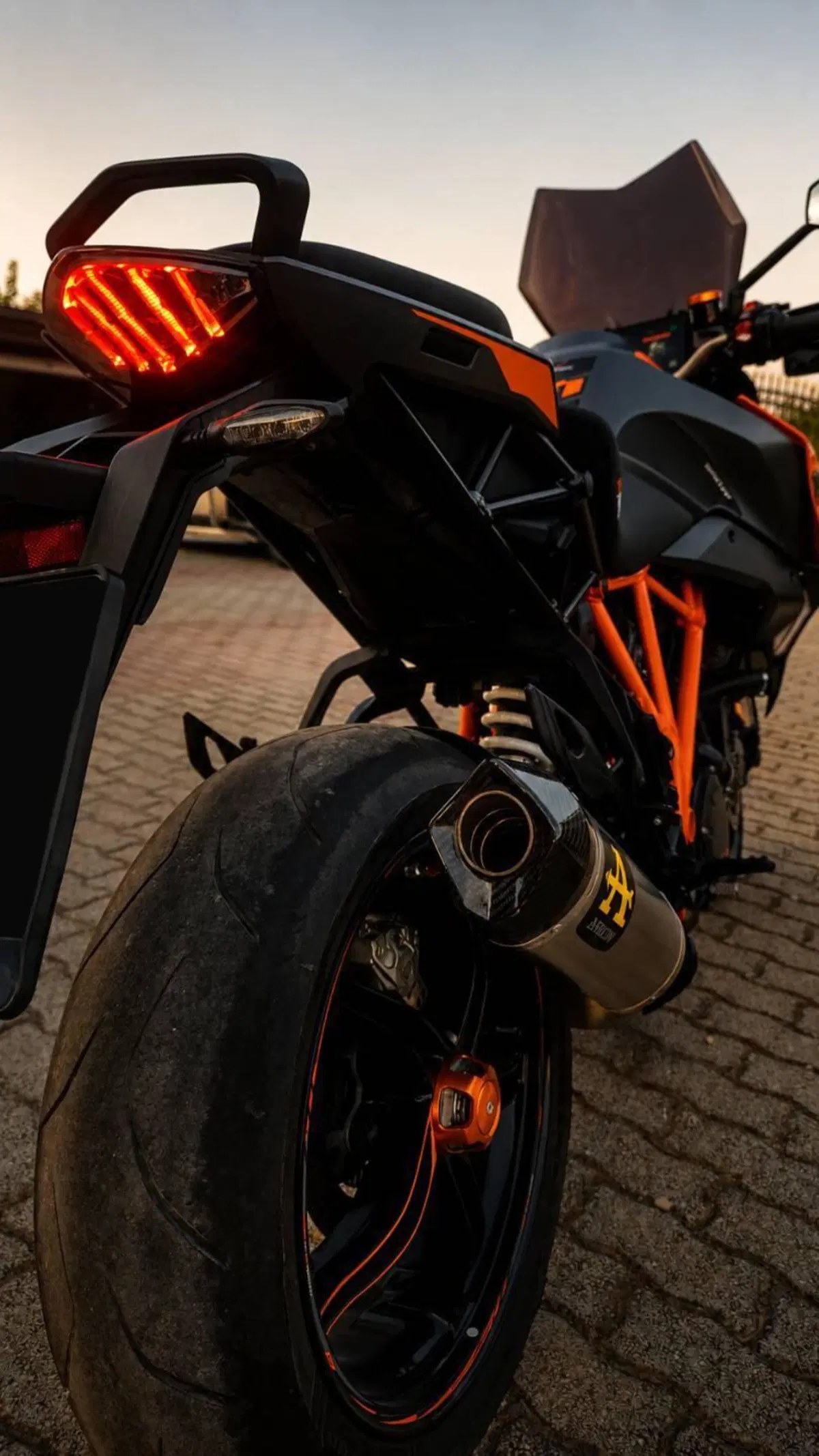 KTM 1290 Super Duke GT (2021 - 25) (12)