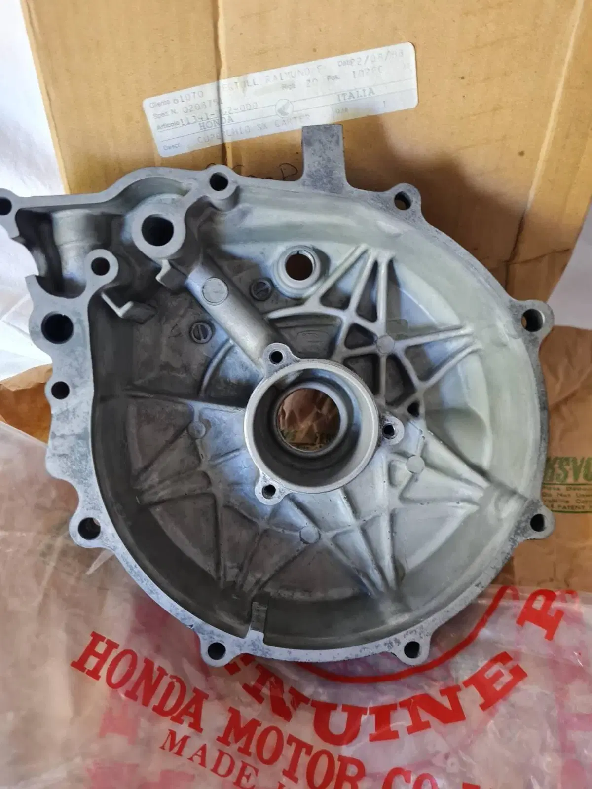 Carter sinistro Honda XR600 (11341-MG2-000) NUOVO (3)