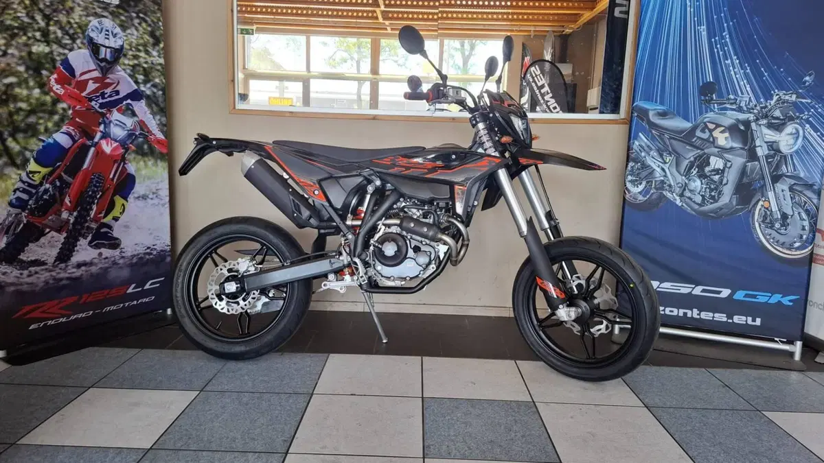 Betamotor RR 125 4T Motard T (2025 - 26) (4)