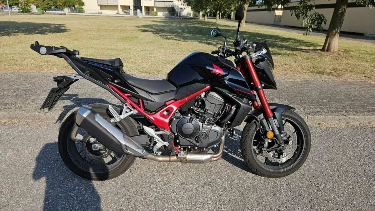 Honda CB 750 Hornet (2023 - 24) (5)