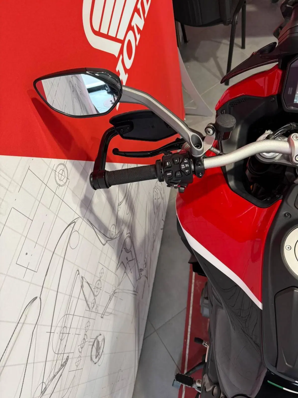 Ducati Multistrada V4 S (2021 - 24) (15)