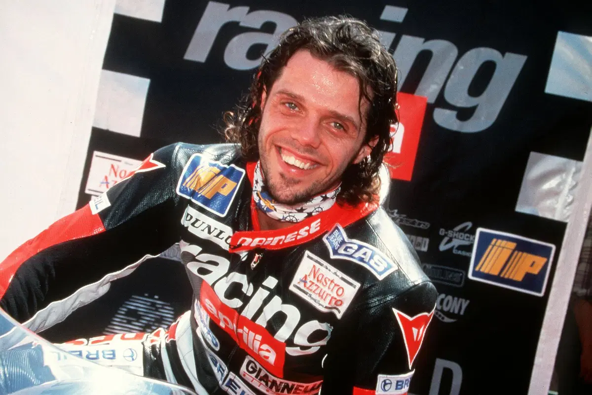ESCLUSIVO - La storia di Loris Capirossi: la Golf distrutta a 10 anni, Valentino Rossi 'mi deve ancora un milione!' [VIDEO]