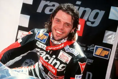 ESCLUSIVO - La storia di Loris Capirossi: la Golf distrutta a 10 anni, Valentino Rossi 'mi deve ancora un milione!' [VIDEO]