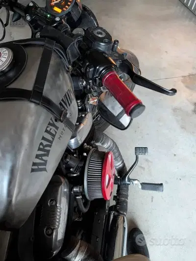 Harley-Davidson 1200 Custom (2007 - 13) - XL 1200C usata