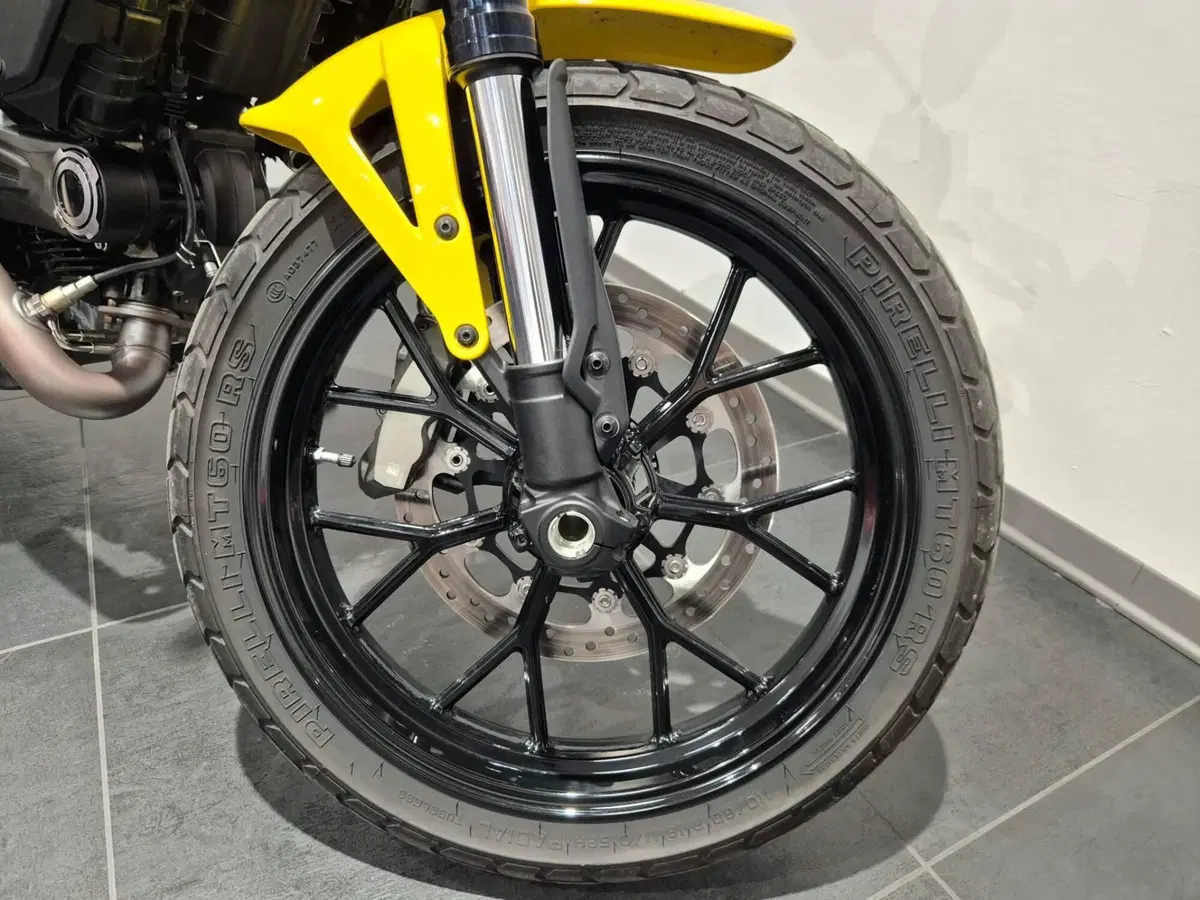 Ducati Scrambler 800 Icon Dark (2025 - 26) (11)