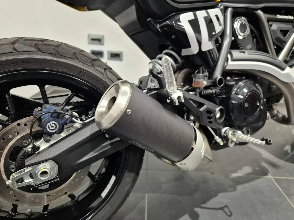 Ducati Scrambler 800 Icon Dark (2025 - 26) (14)