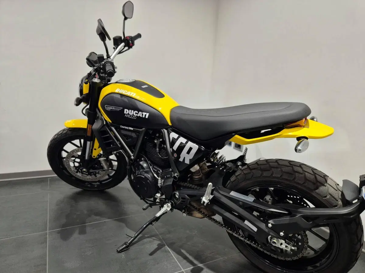 Ducati Scrambler 800 Icon Dark (2025 - 26) (5)