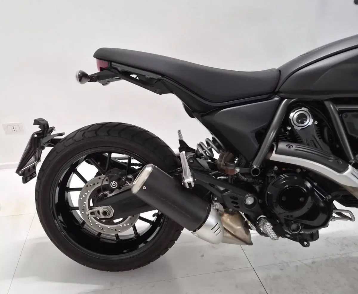 Ducati Scrambler 800 Icon Dark (2025 - 26) (4)