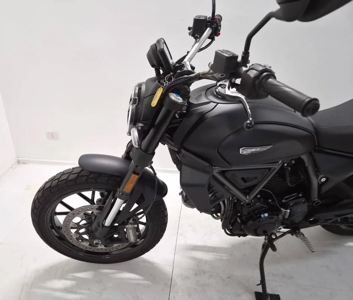 Ducati Scrambler 800 Icon Dark (2025 - 26) (7)