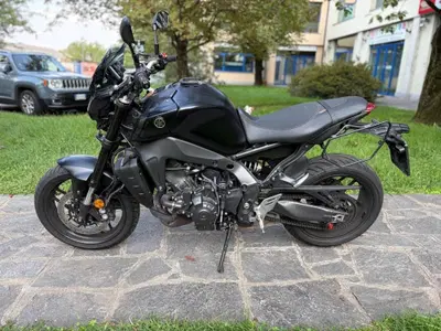 Yamaha MT-09 (2021 - 23) usata