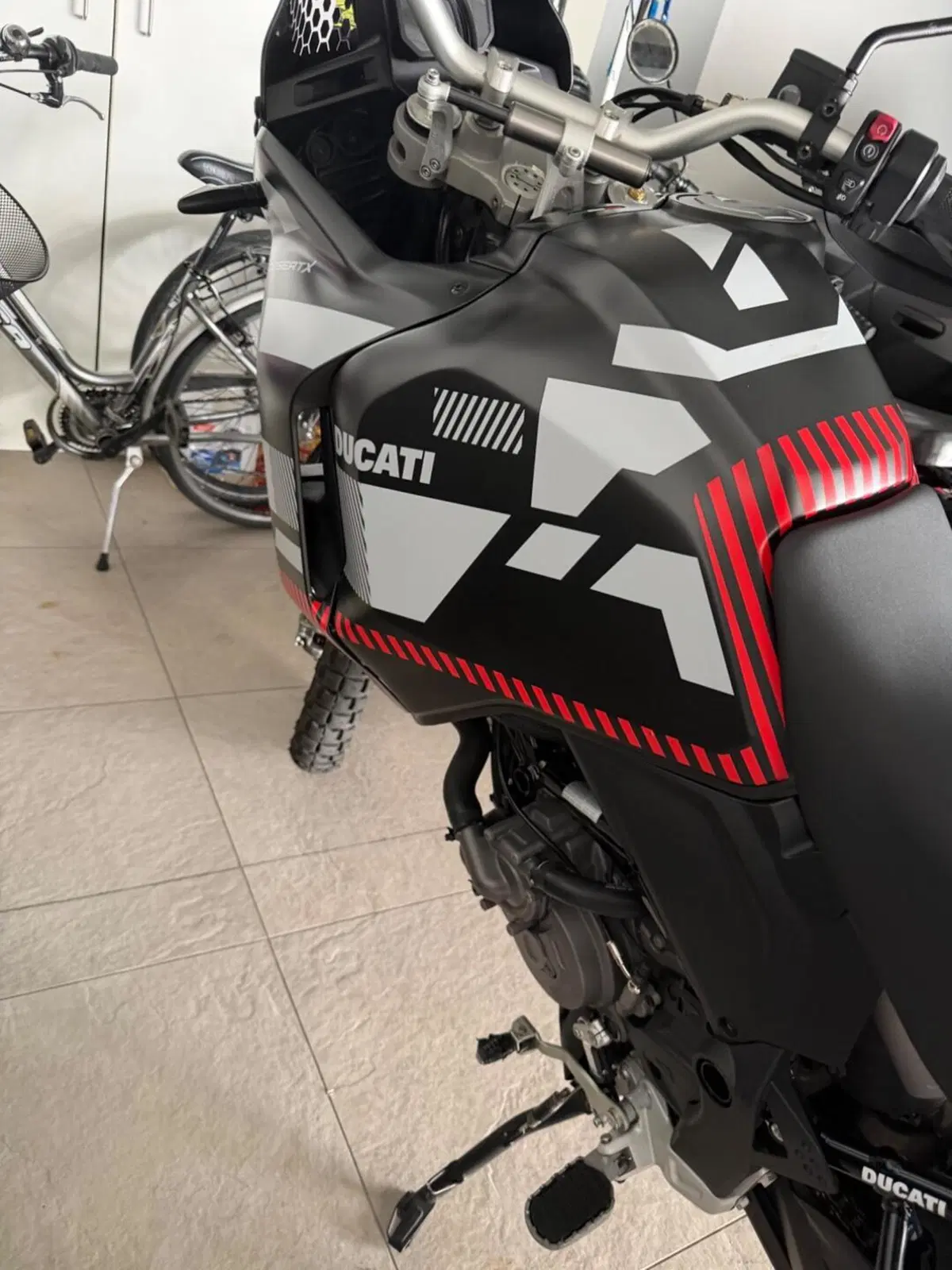Ducati DesertX (2022 - 25) (6)