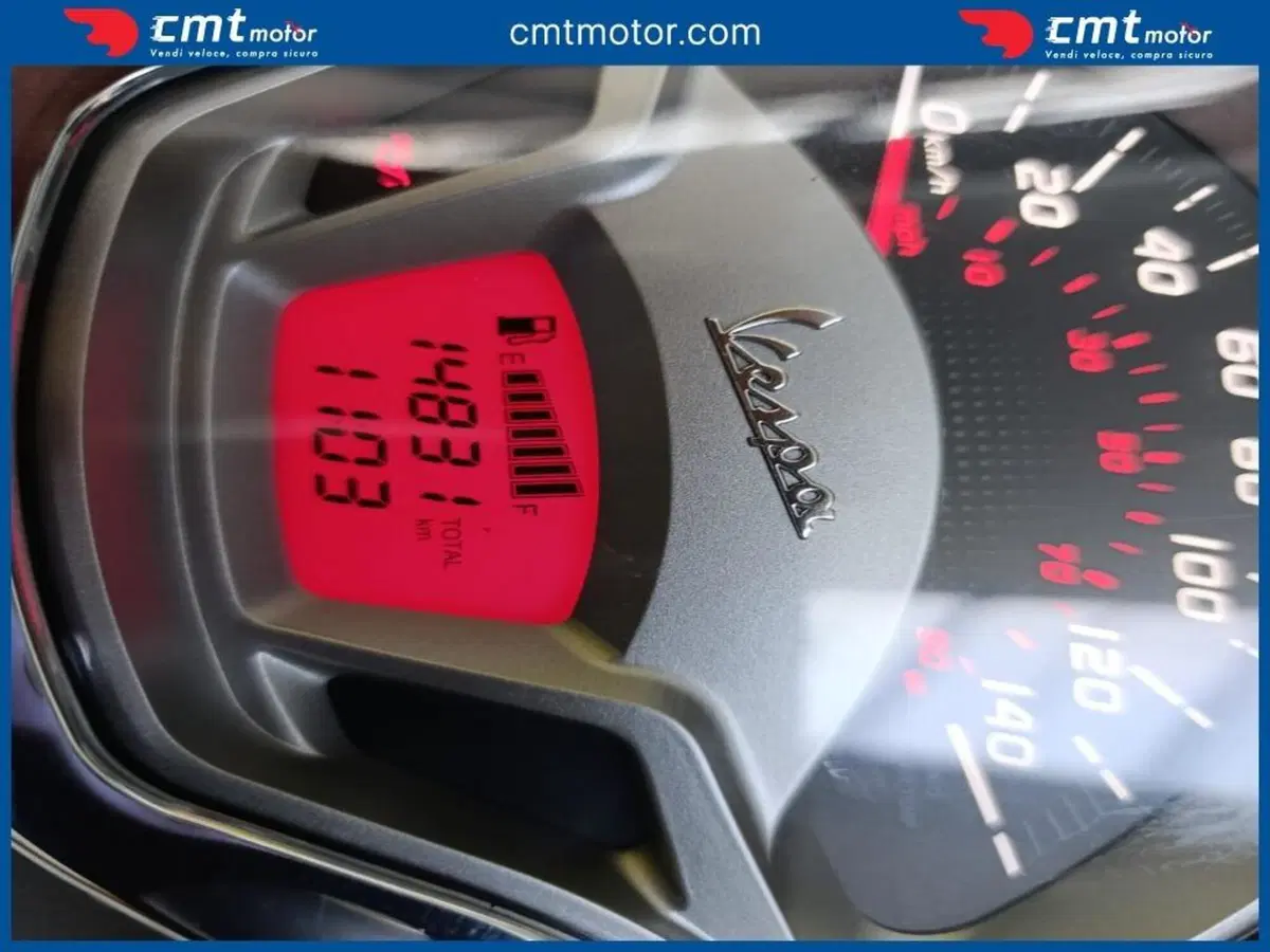 Vespa GTS 300 ABS (2014 - 16) (5)