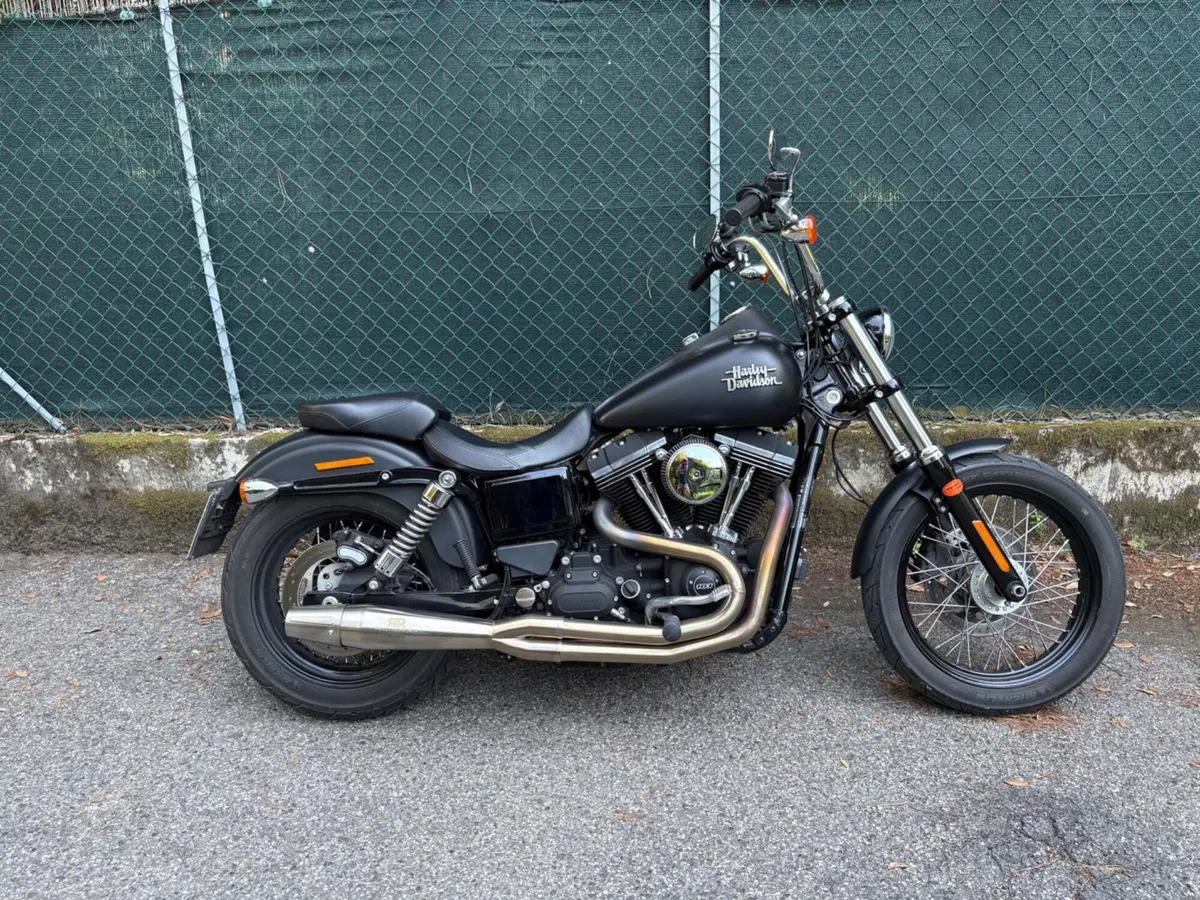 Harley-Davidson 1690 Street Bob Special (2015 - 16) - FXDB