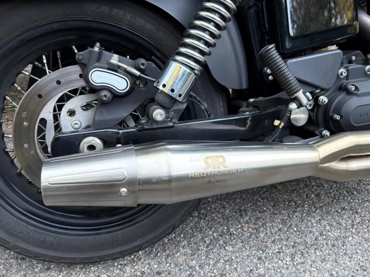 Harley-Davidson 1690 Street Bob Special (2015 - 16) - FXDB (5)