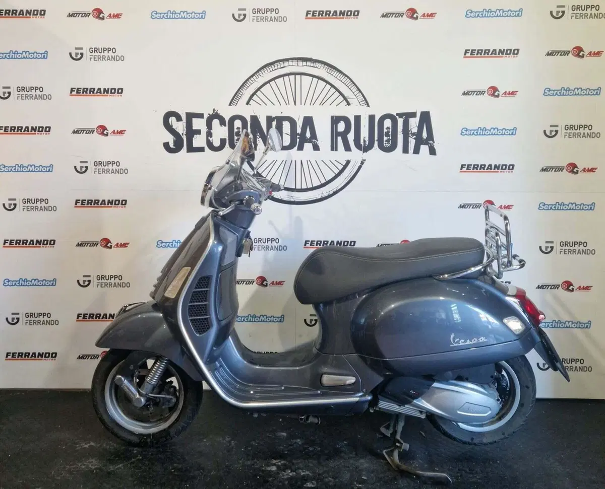 Vespa GTS 300 Touring Hpe (2021 - 22) (2)