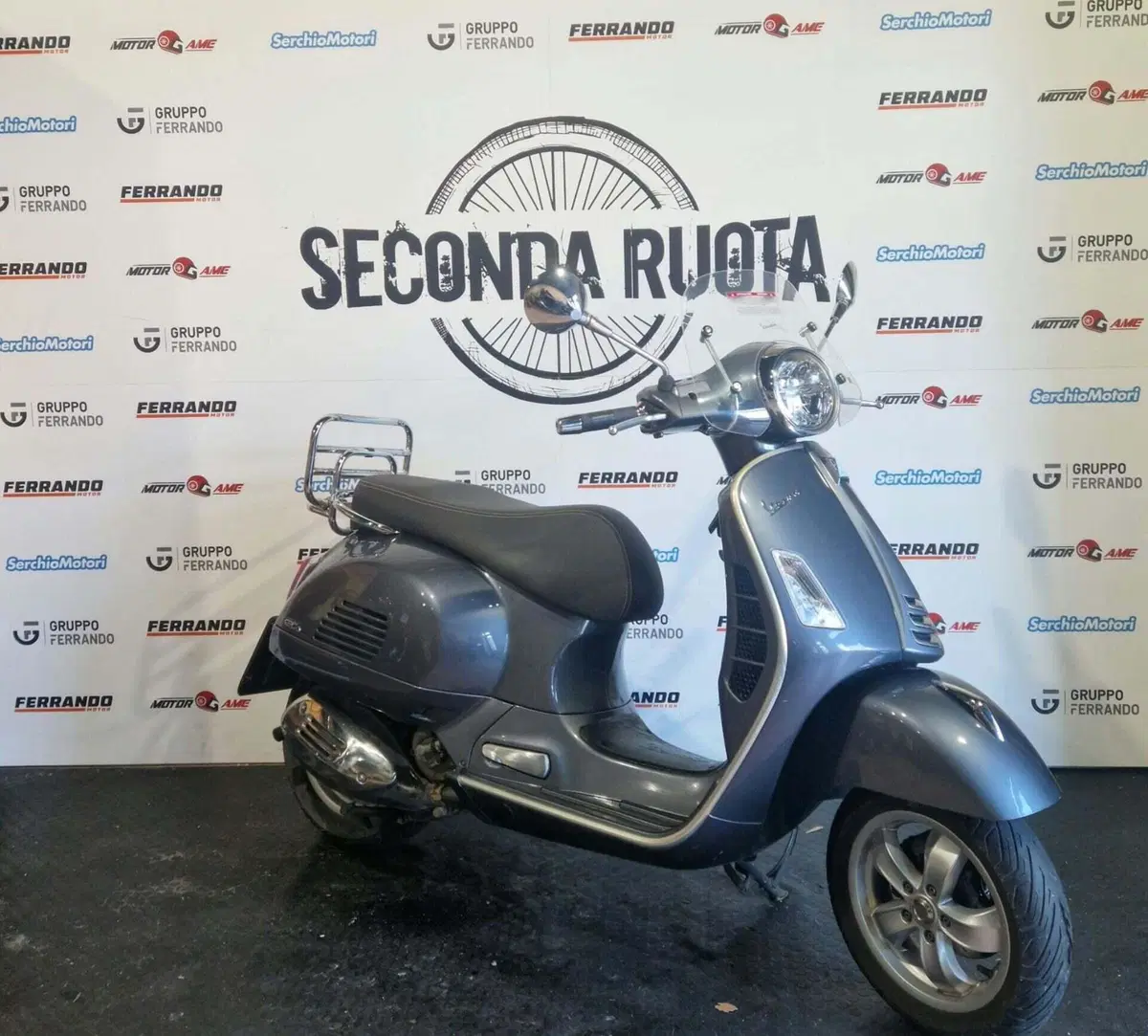Vespa GTS 300 Touring Hpe (2021 - 22) (3)