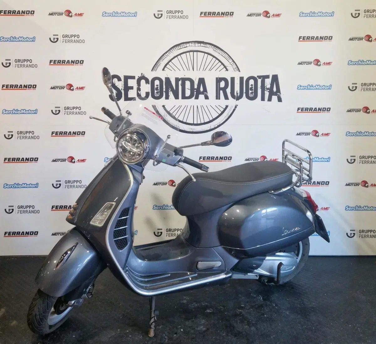 Vespa GTS 300 Touring Hpe (2021 - 22) (4)