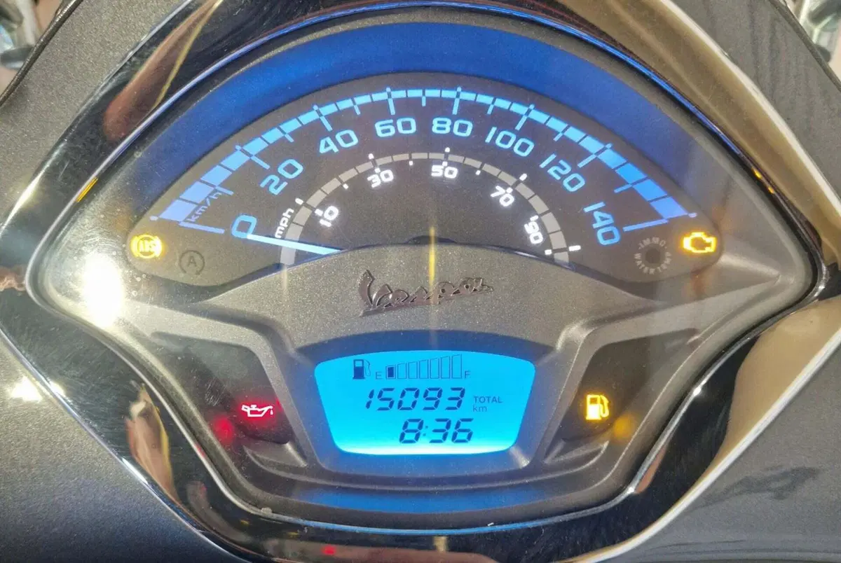 Vespa GTS 300 Touring Hpe (2021 - 22) (5)